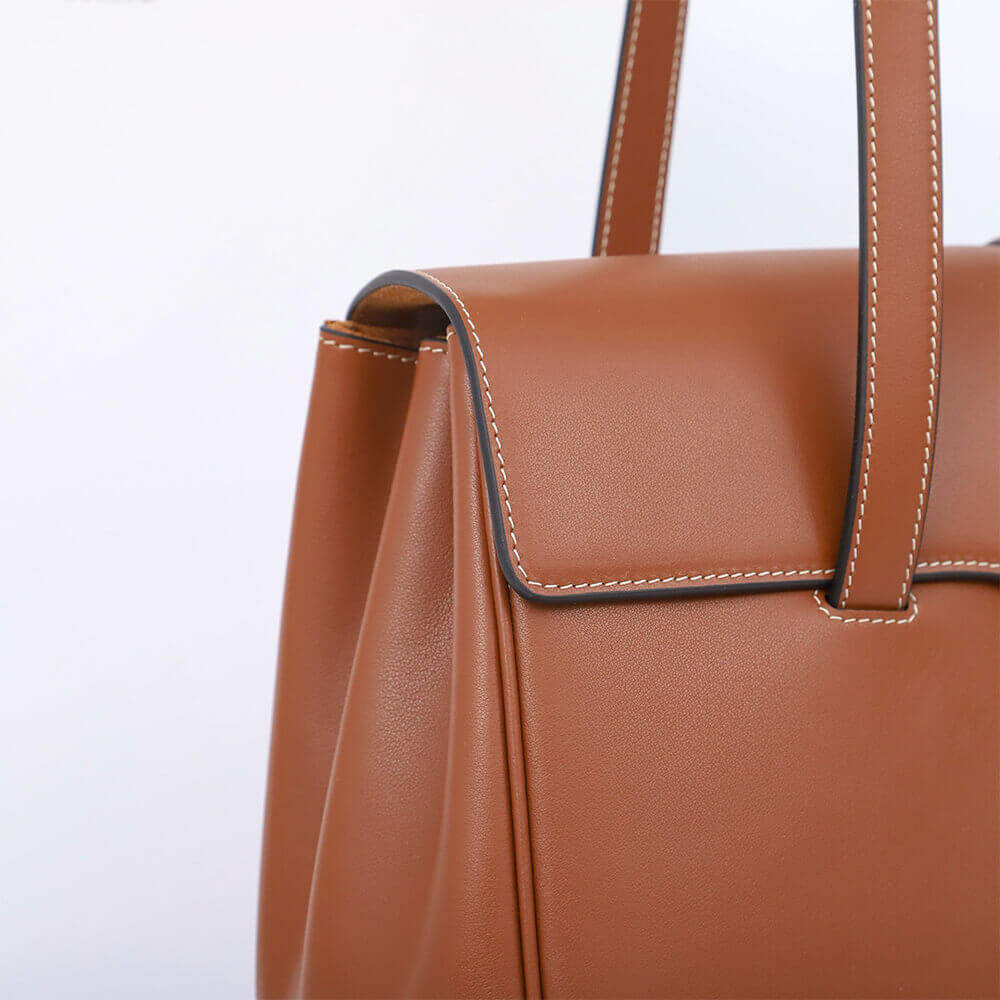 CELINE Medium Soft 16 Bag in Smooth Calfskin(High-end Grade)