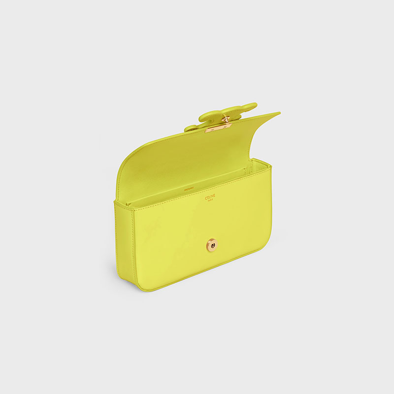 CHAIN SHOULDER BAG CUIR TRIOMPHE IN SHINY CALFSKIN
