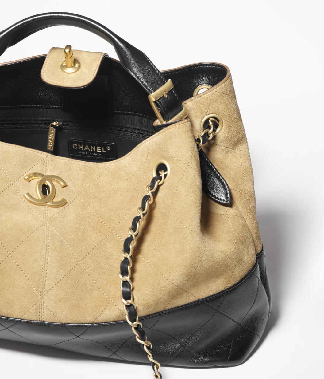 CHANEL 25 Shopping Bag