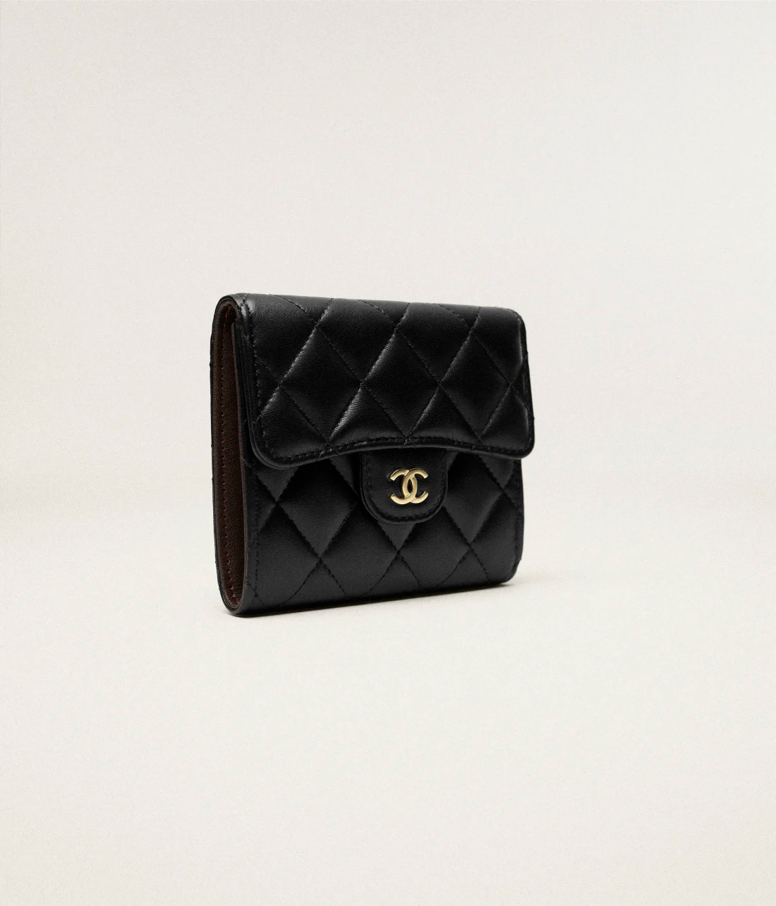 CLASSIC SMALL FLAP WALLET