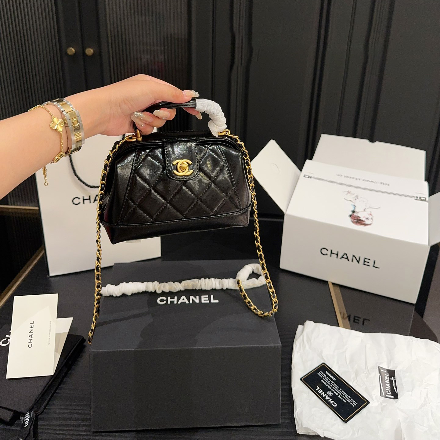 Shoulder bag