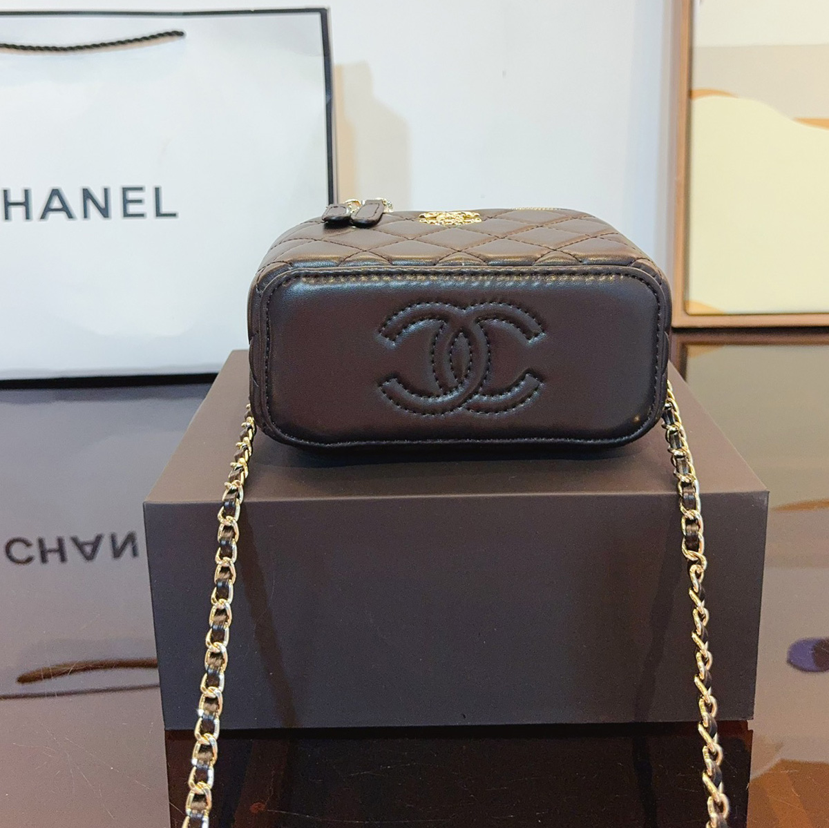 Clutch with Chain