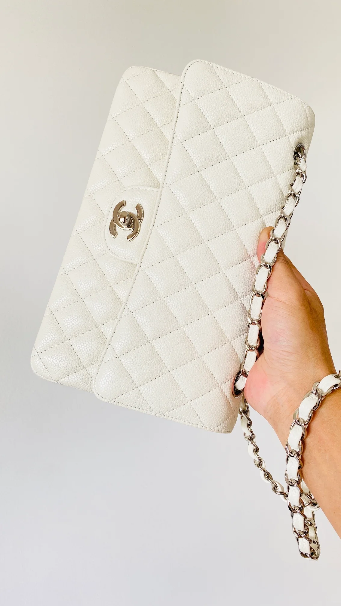 Chanel Small Classic Handbag White For Women, Women’s Bags 9.1in/23cm