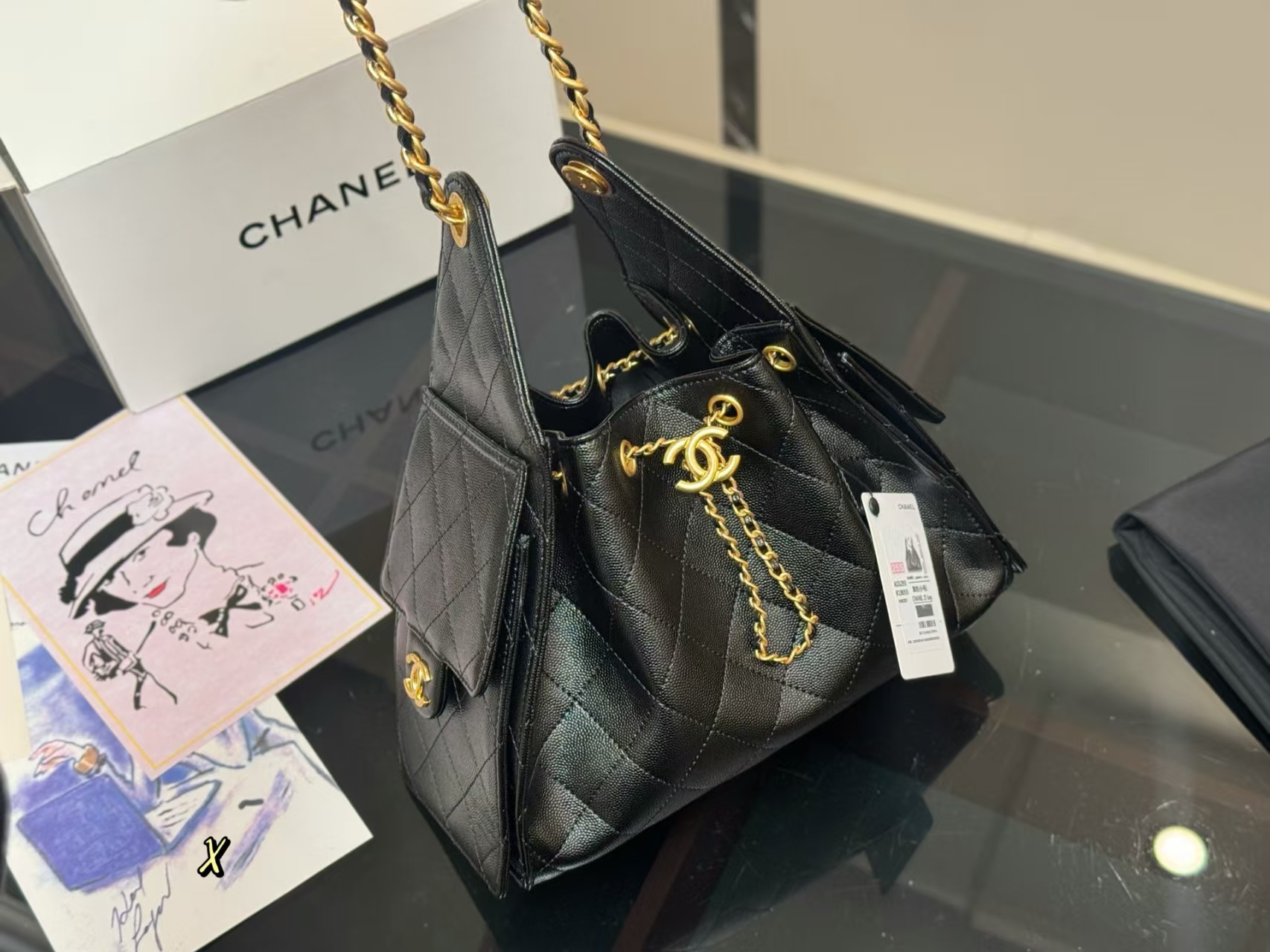 CHANEL 25 Medium Bag (Black)