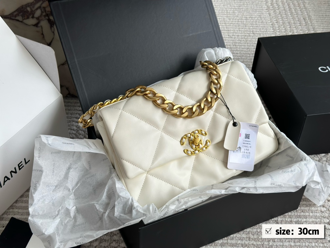 19 Handbag