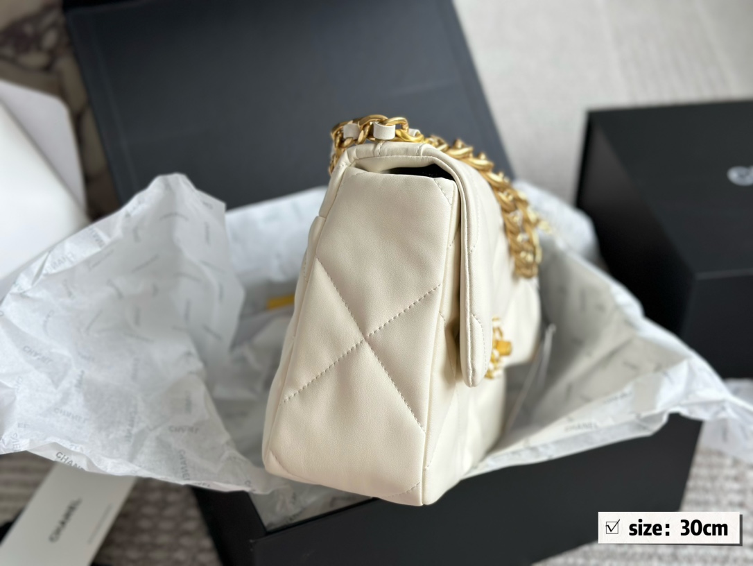 19 Handbag