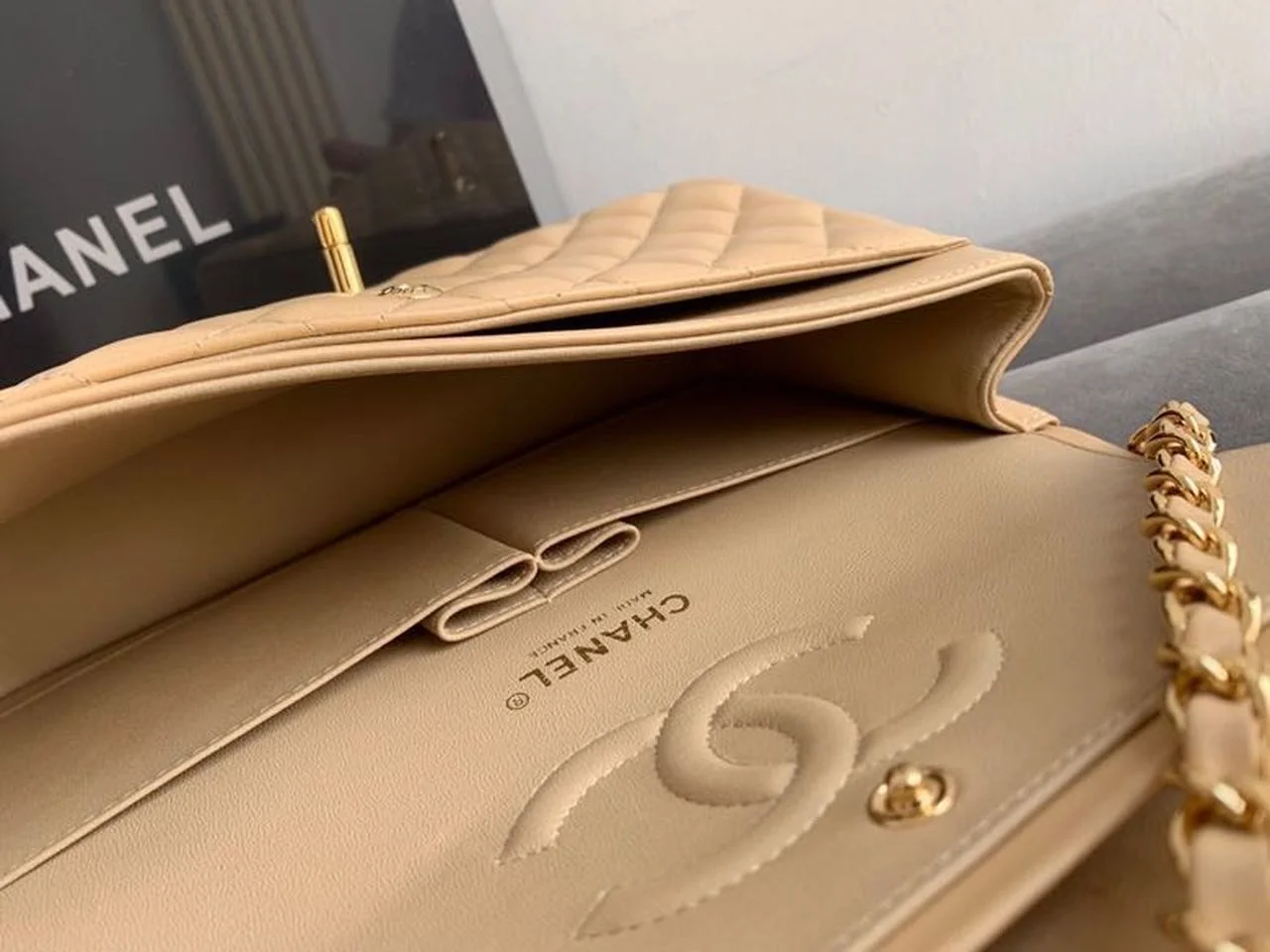 Chanel Classic HandBag Beige For Women 9.9in/25.5cm A01112
