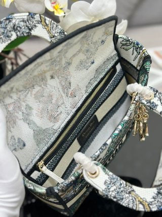 Christian Dior Medium Lady D Lite Bag