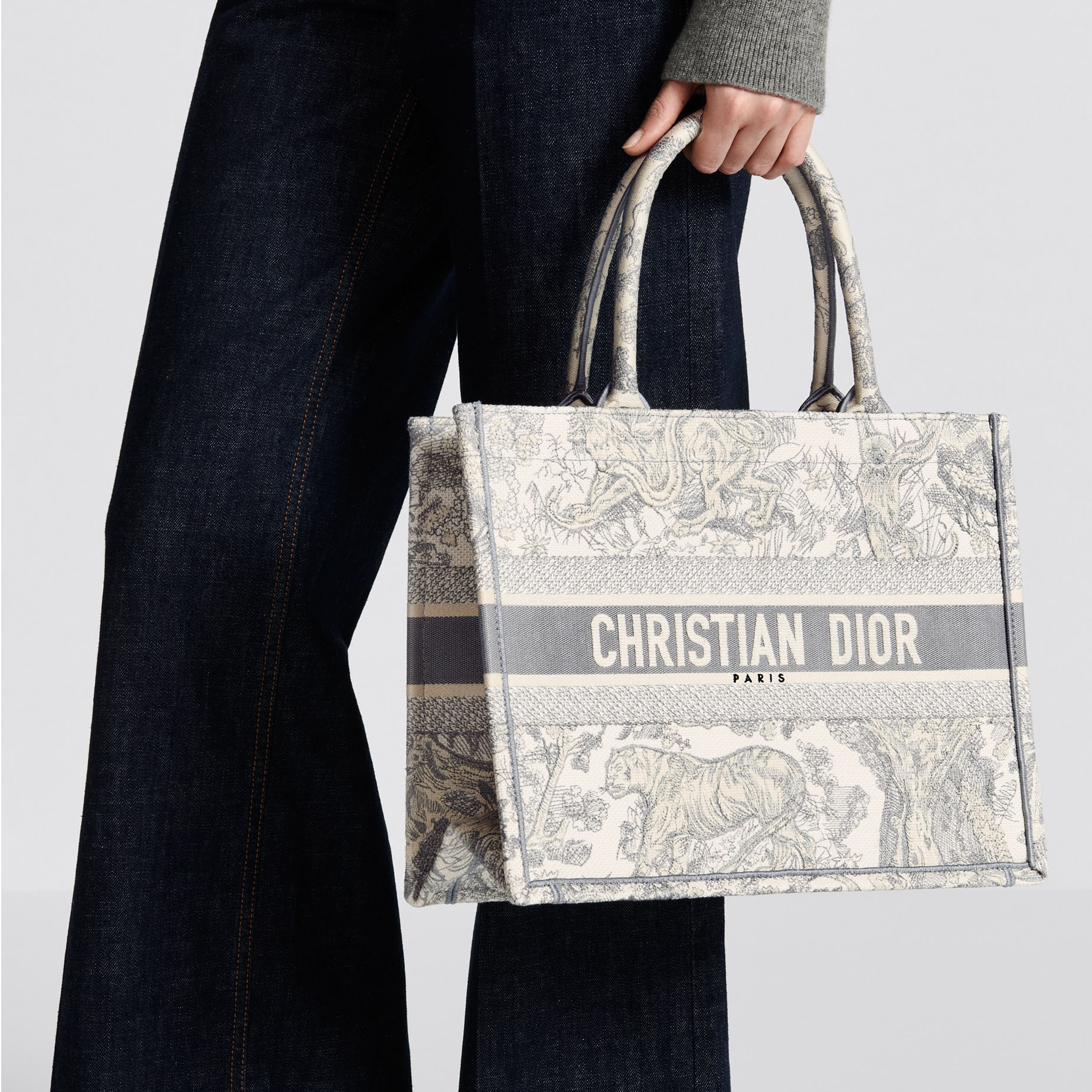 MEDIUM BOOK TOTE