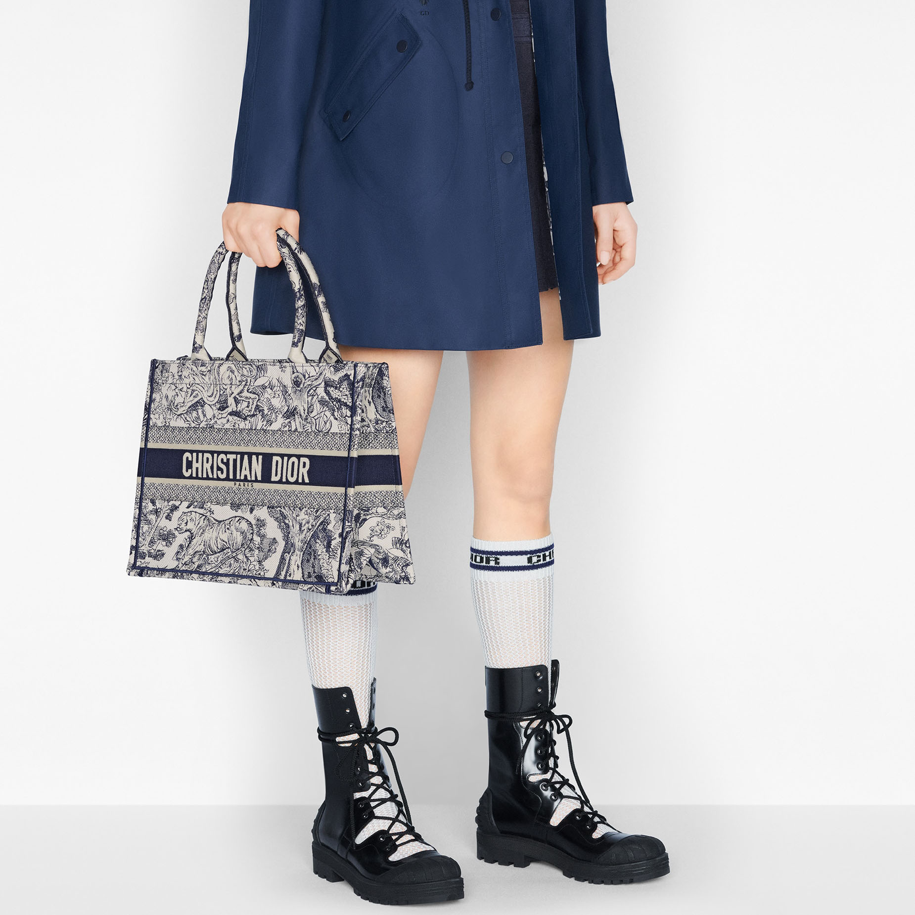 MEDIUM BOOK TOTE