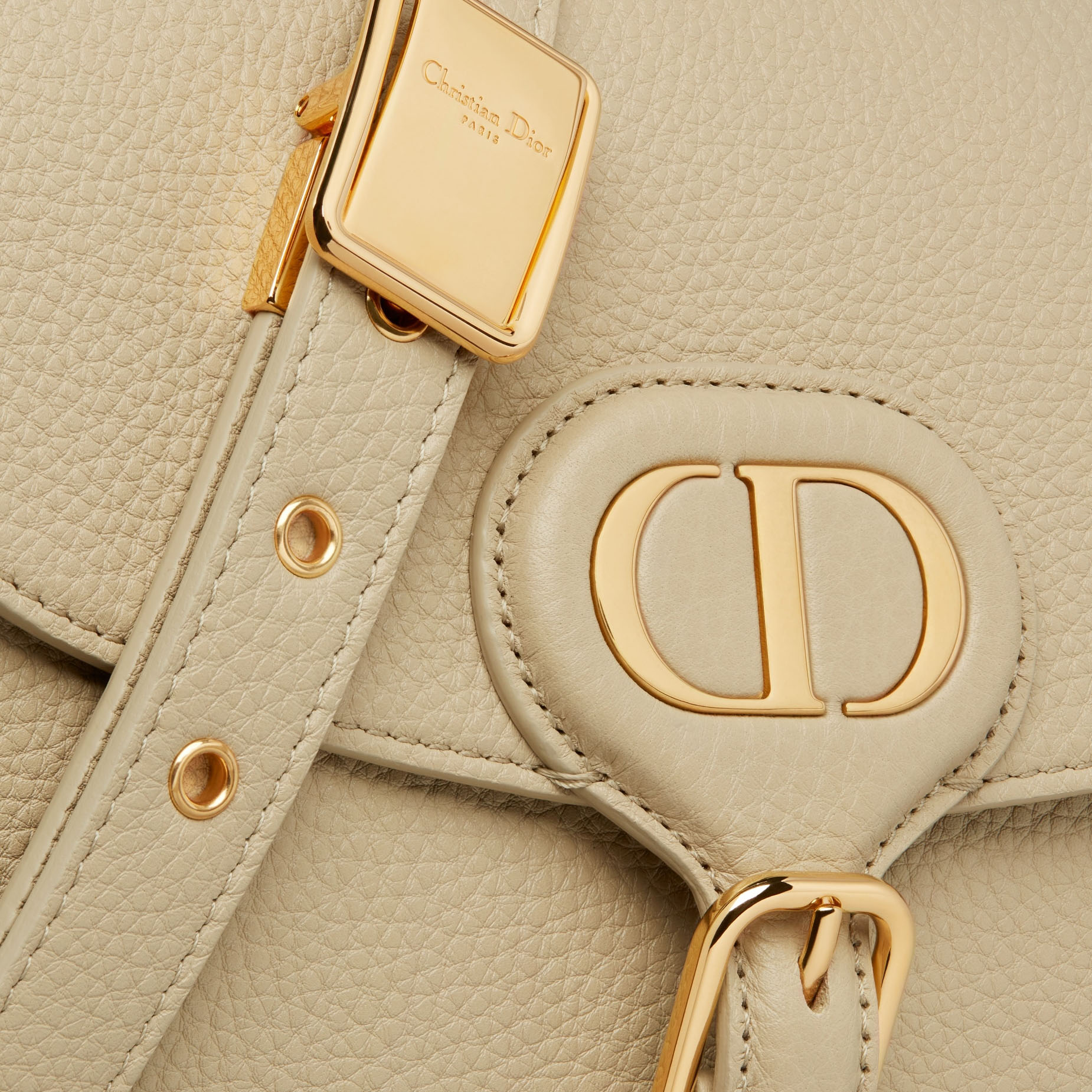 MEDIUM BOBBY BAG