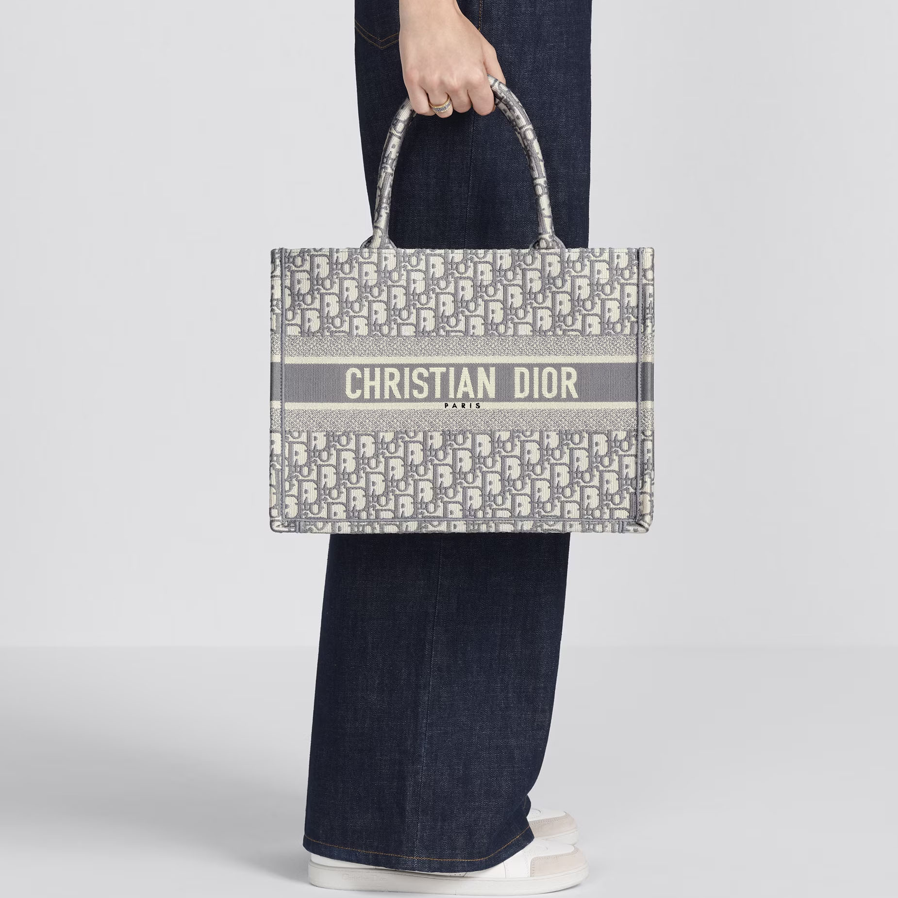 MEDIUM BOOK TOTE