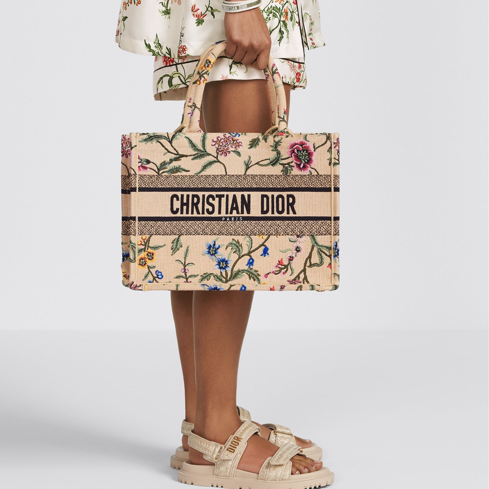 MEDIUM BOOK TOTE