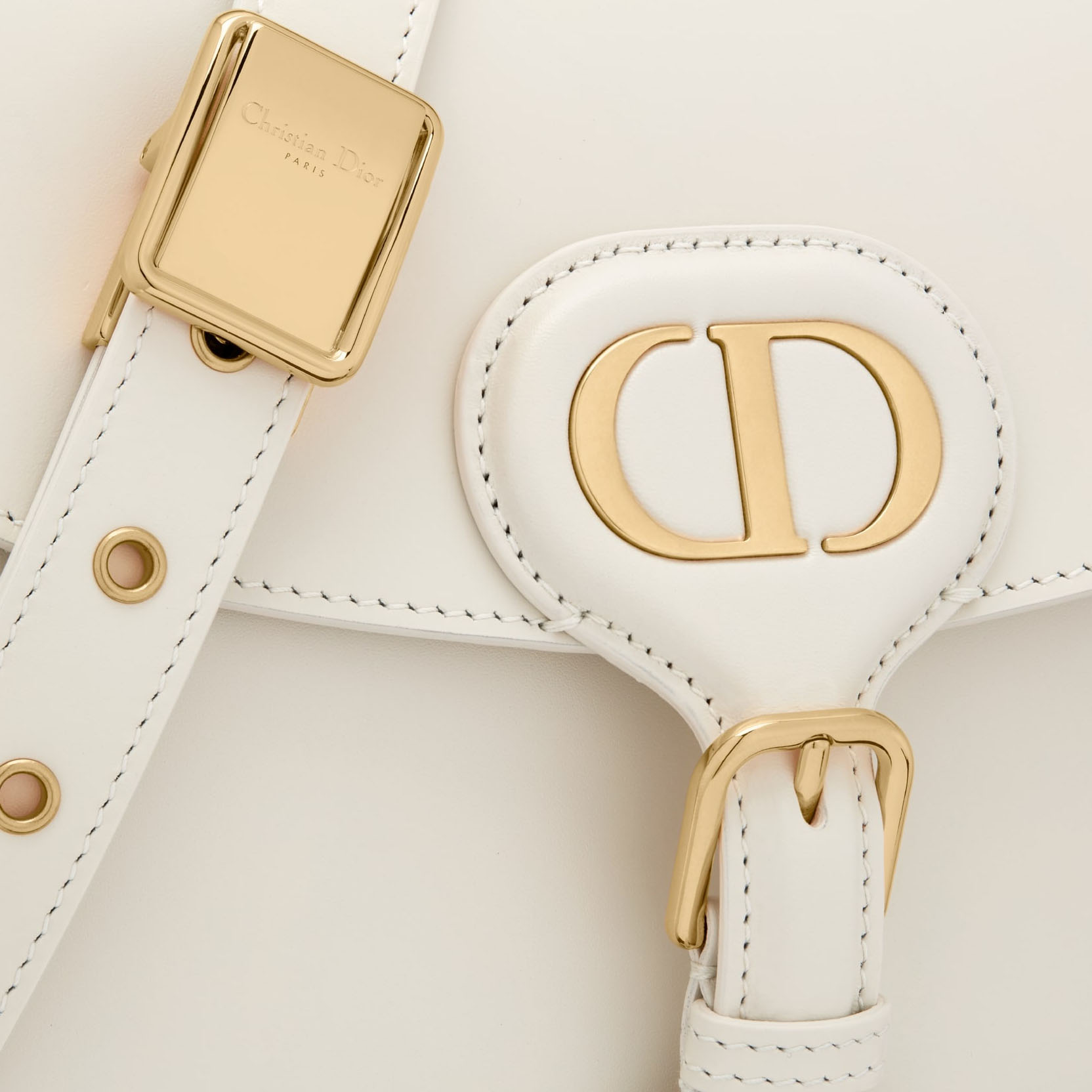 MEDIUM BOBBY BAG