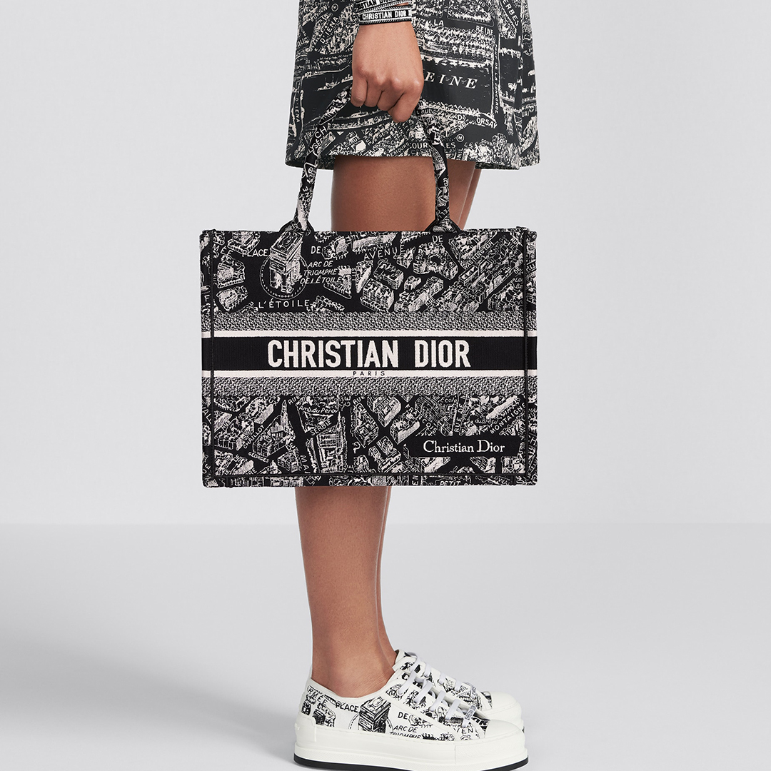 MEDIUM BOOK TOTE