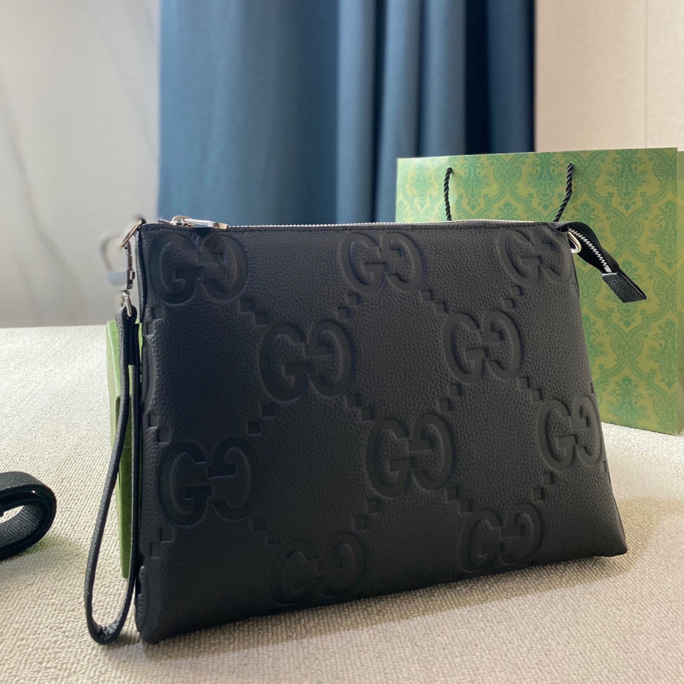 JUMBO MEDIUM MESSENGER BAG