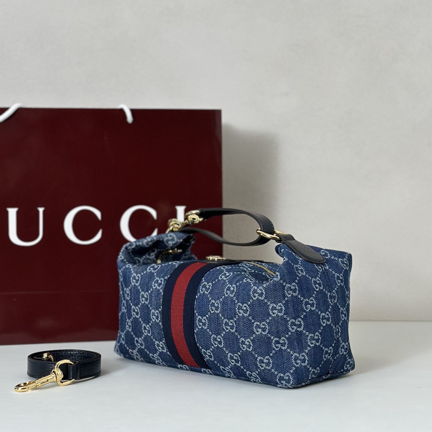 Gucci Vanity Top Handle Blue and white GG denim - Bag