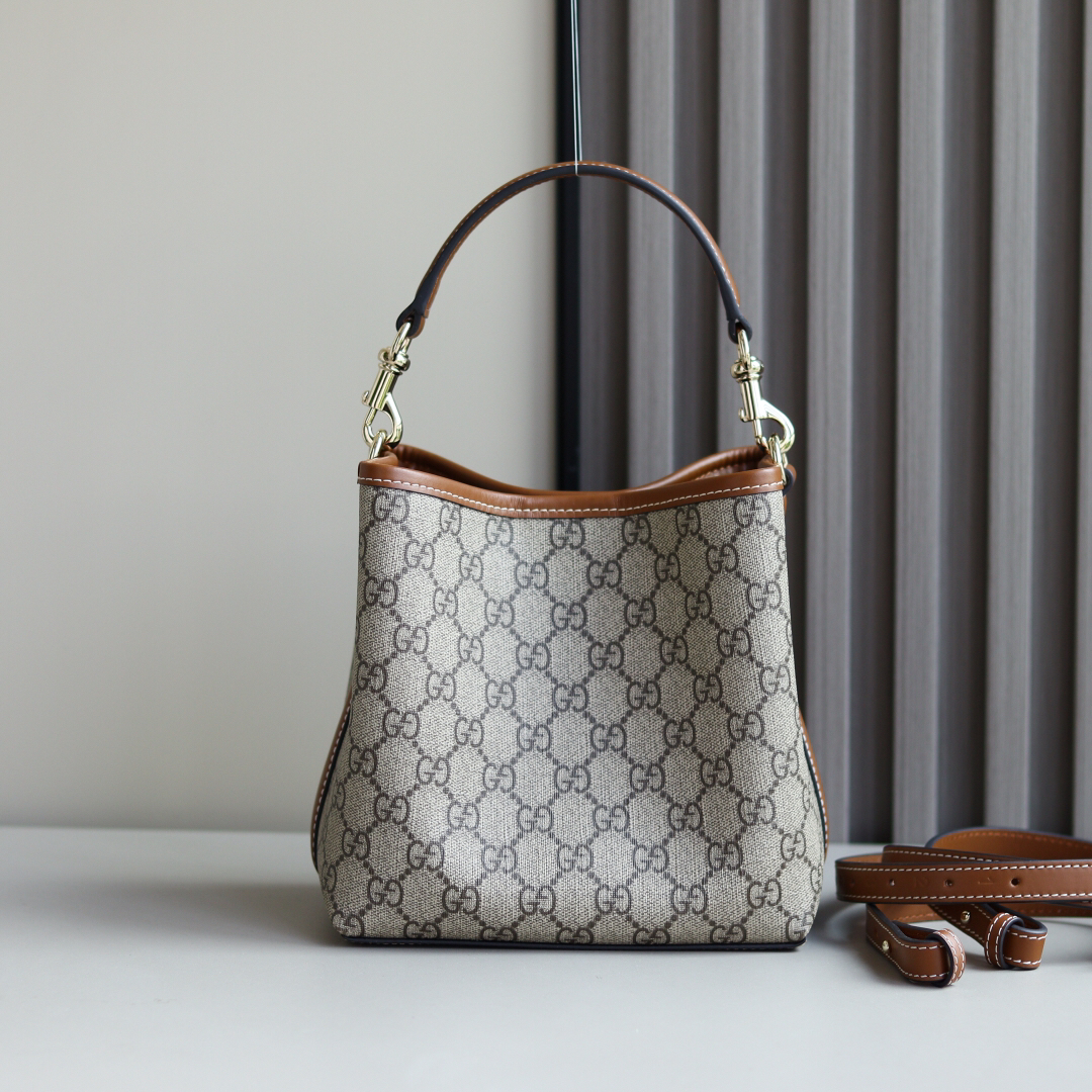 [TOP]Gucci GG Emblem bucket bag - Small