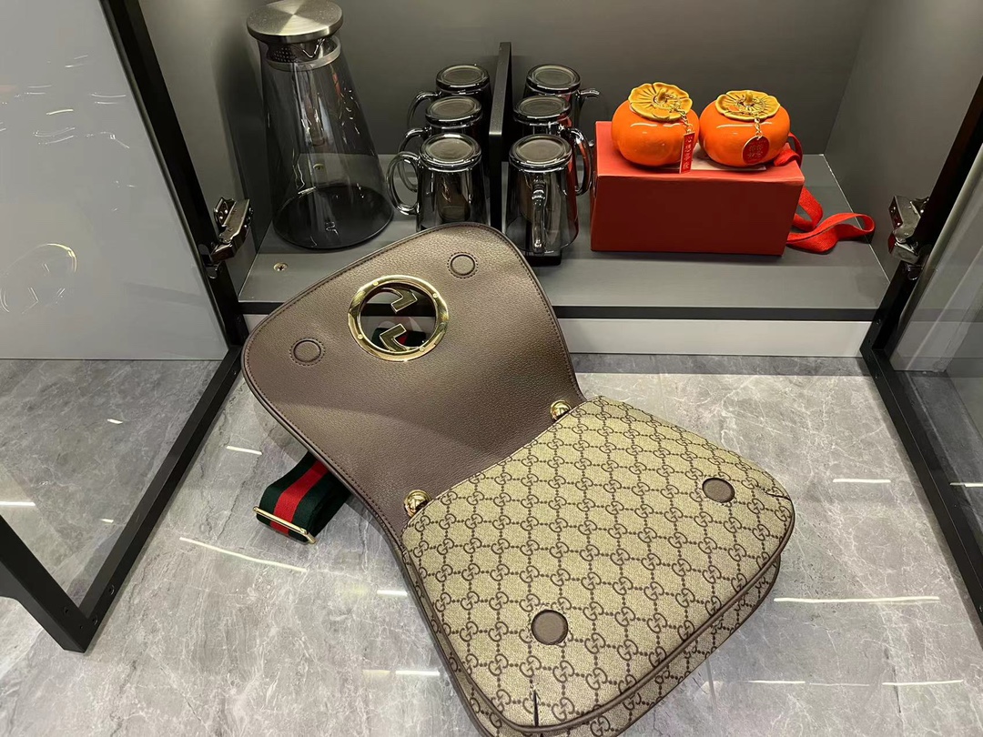 Gucci Blondie Monogram Medium top handle bag