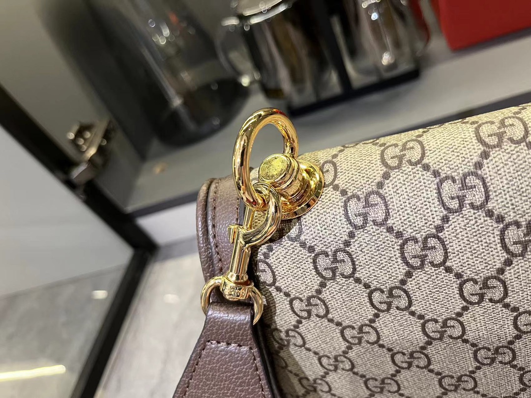 Gucci Blondie Monogram Medium top handle bag