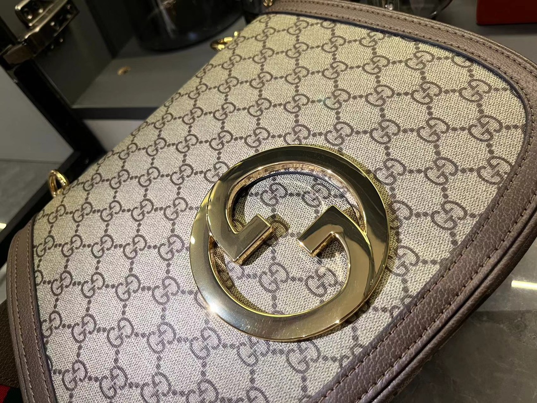 Gucci Blondie Monogram Medium top handle bag