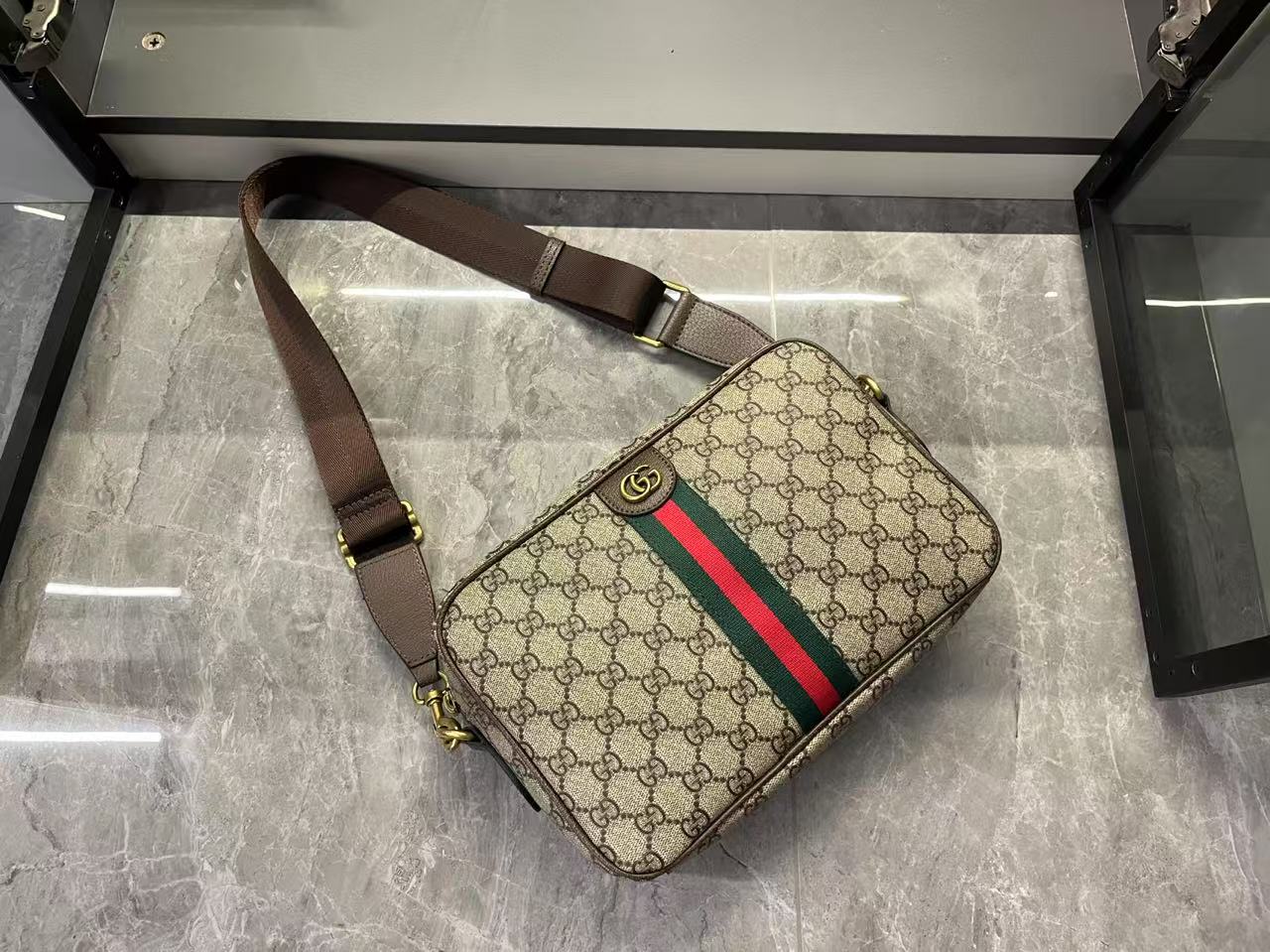 Gucci Ophidia medium crossbody bag