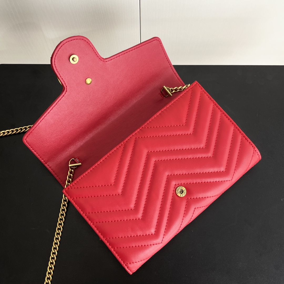 Gucci Marmont Chain Wallet - Red Gold Wallet