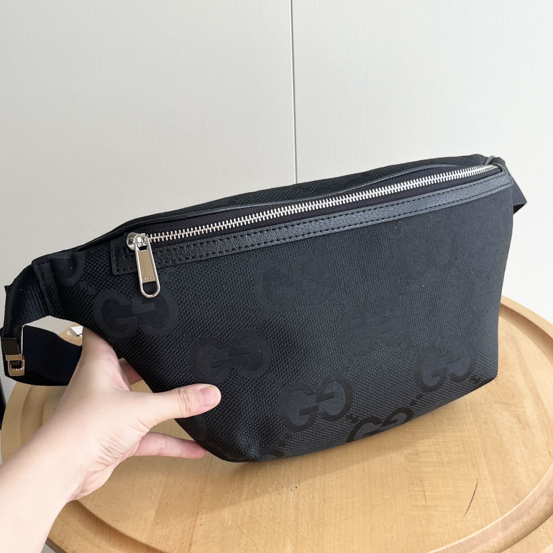 Gucci Jumbo GG Belt Bag