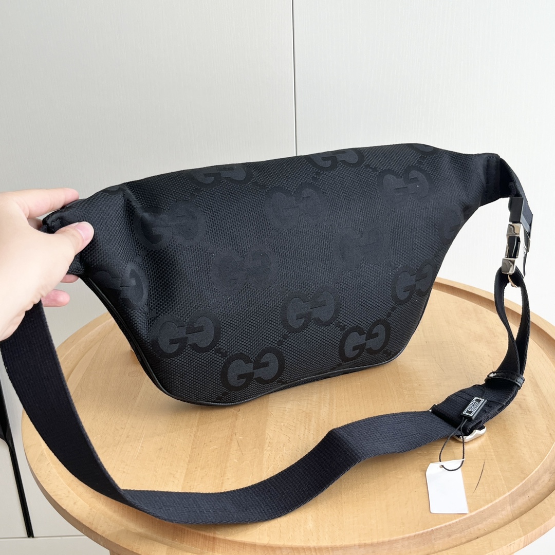 Gucci Jumbo GG Belt Bag