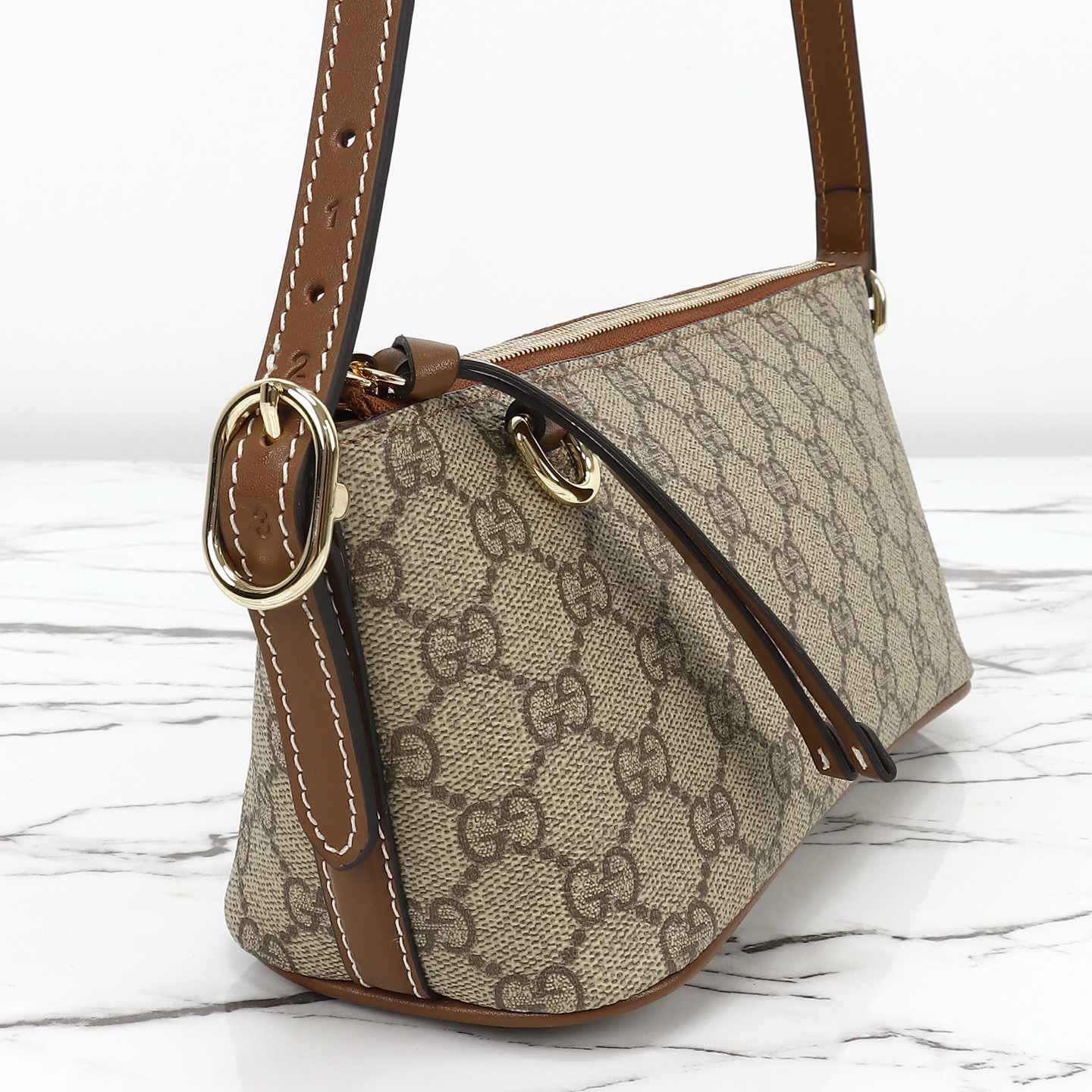 Gucci GG Emblem small shoulder bag - Beige