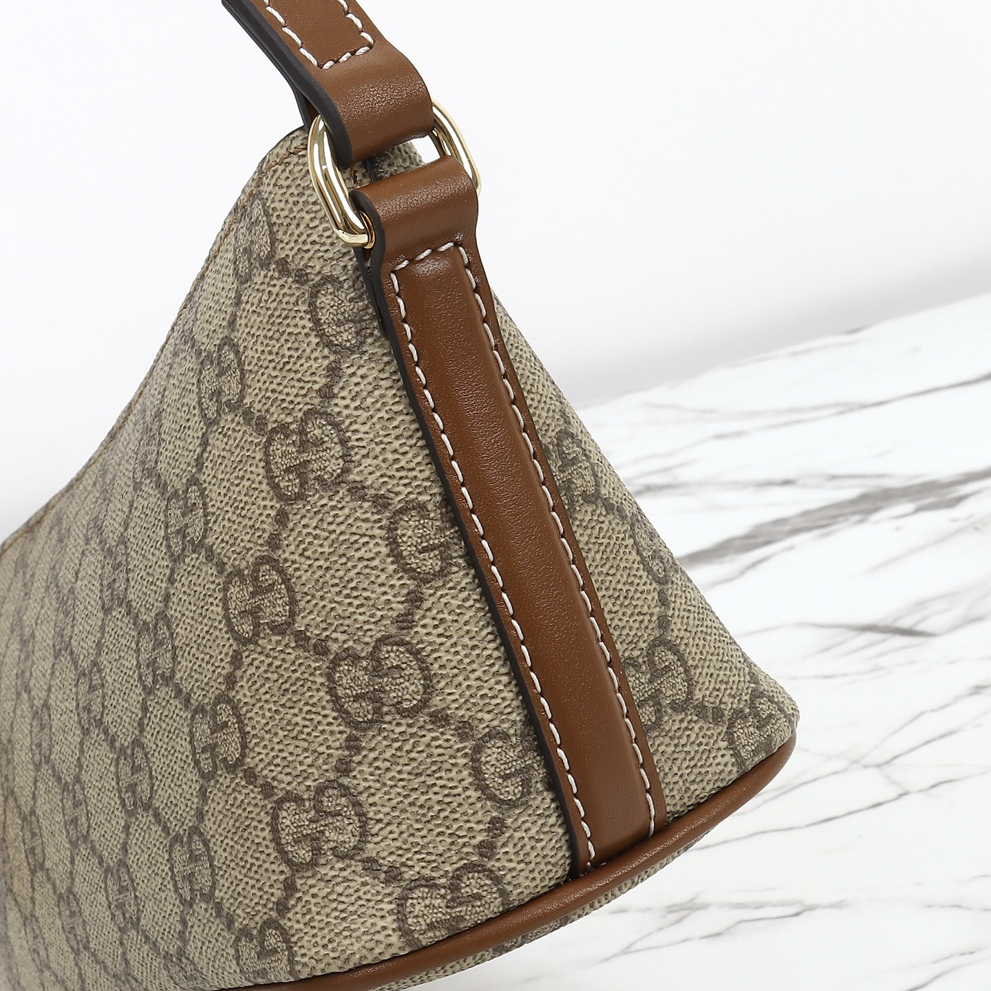 Gucci GG Emblem small shoulder bag - Beige