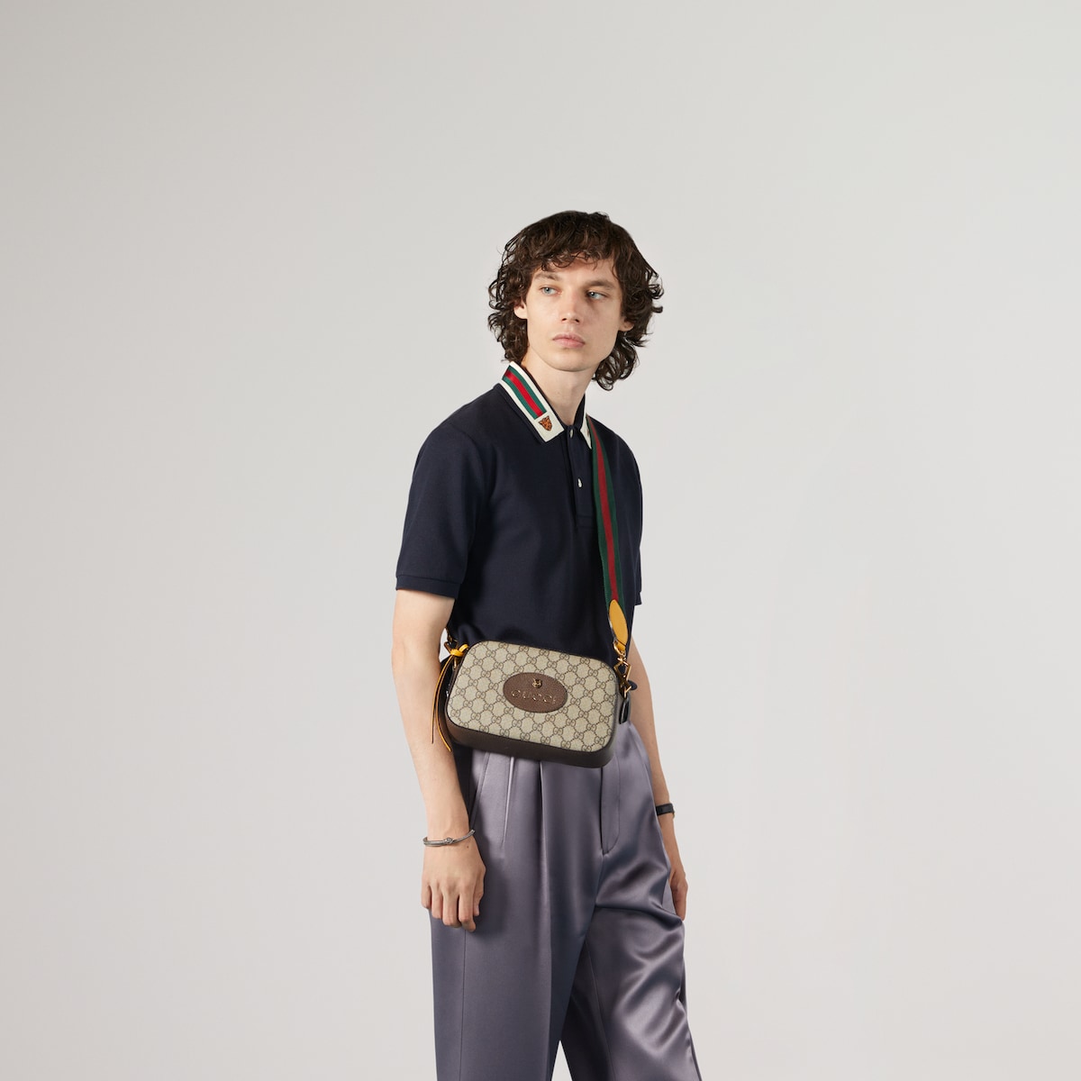 NEO VINTAGE SUPREME MESSENGER BAG