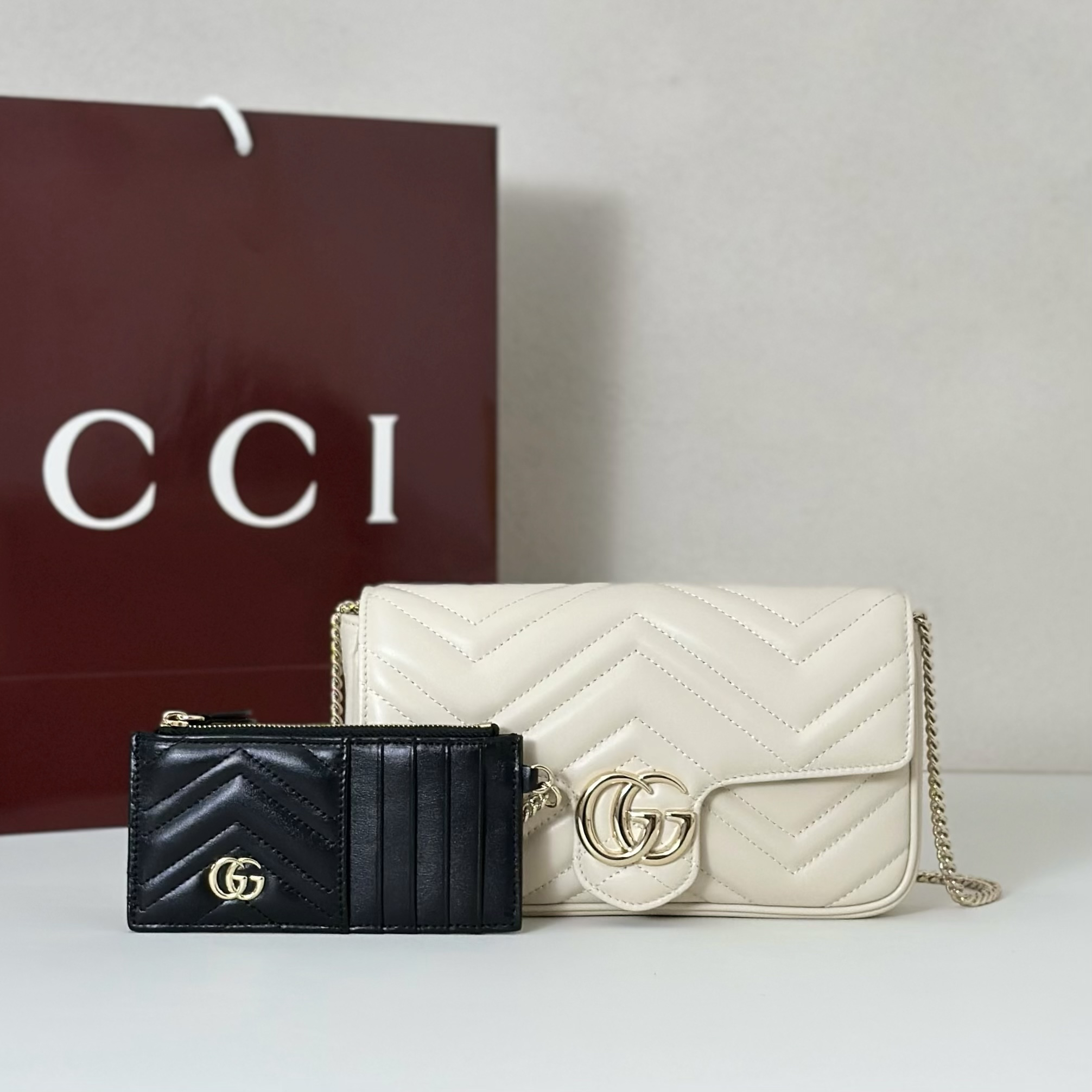 Gucci GG Marmont White Matelassé Chevron Leather Small Shoulder Bag