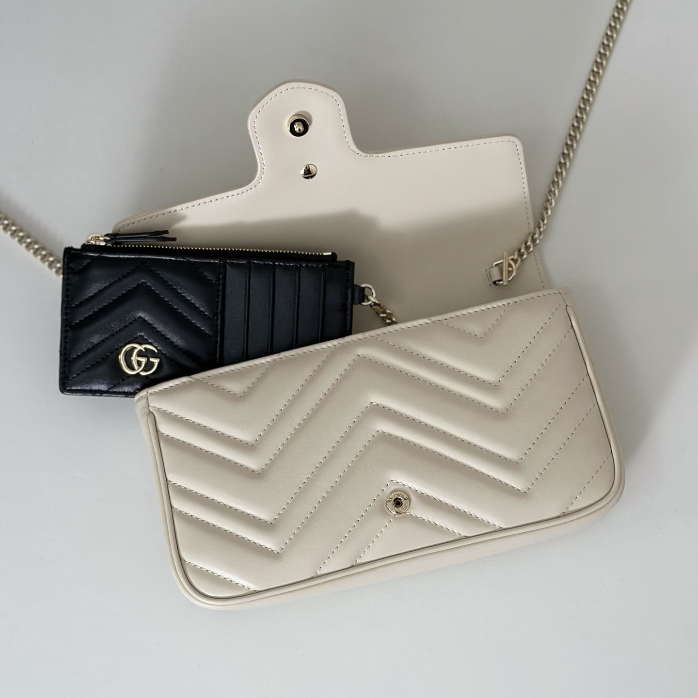 Gucci GG Marmont White Matelassé Chevron Leather Small Shoulder Bag
