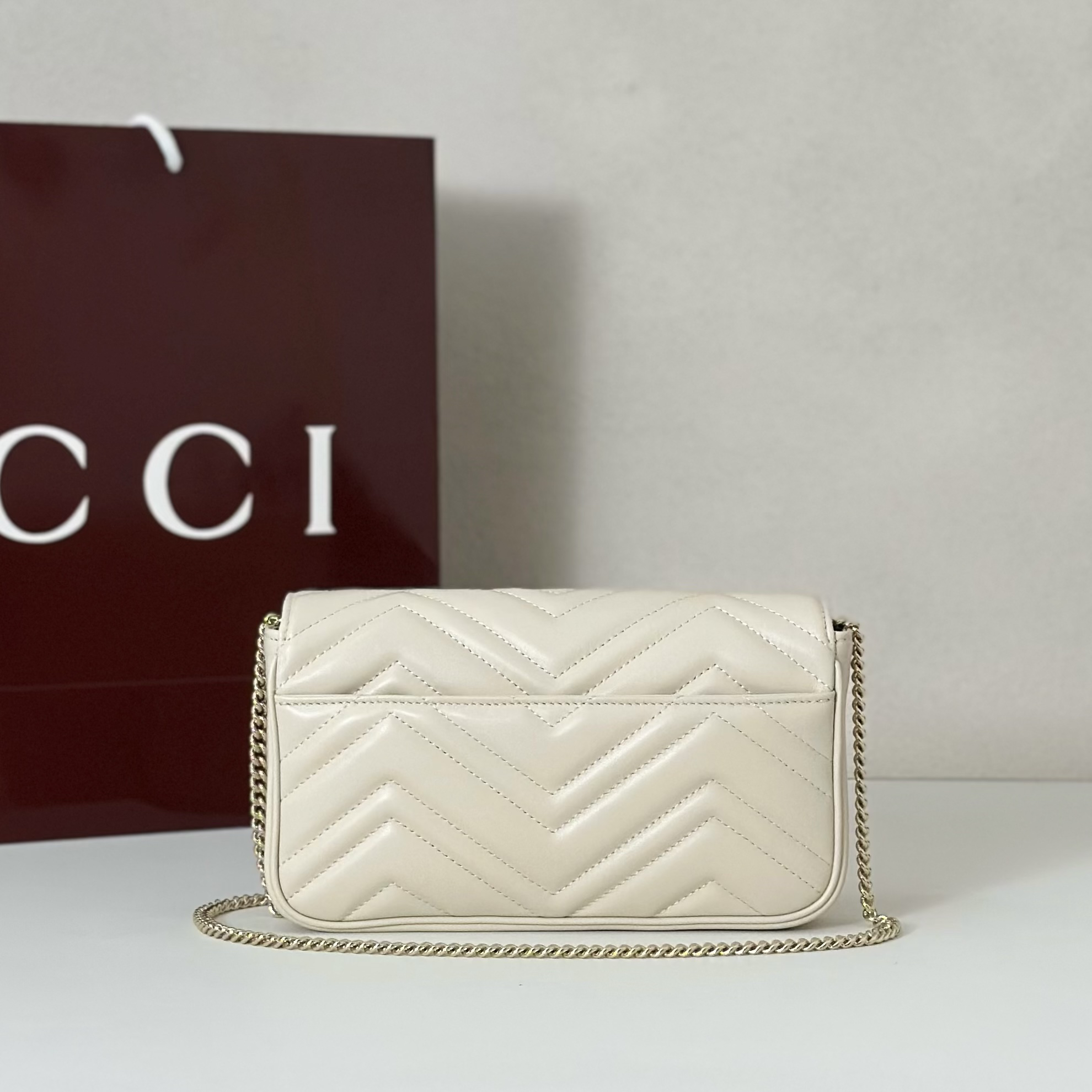 Gucci GG Marmont White Matelassé Chevron Leather Small Shoulder Bag