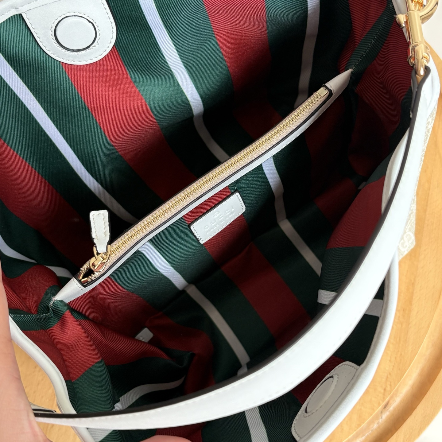 Gucci GG Emblem Bucket Bag - Off white