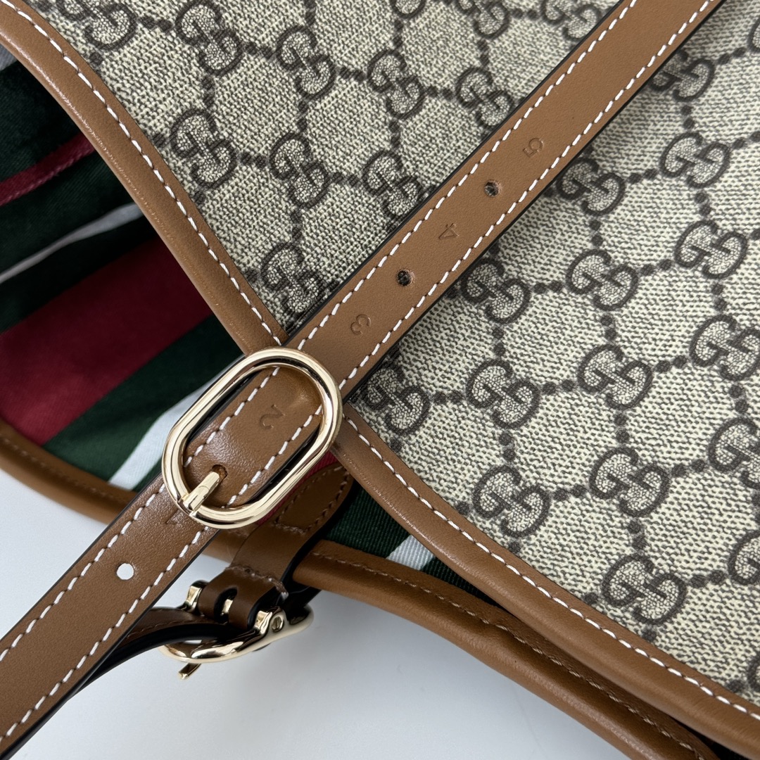 [TOP] Gucci GG Emblem Large brown tote bag