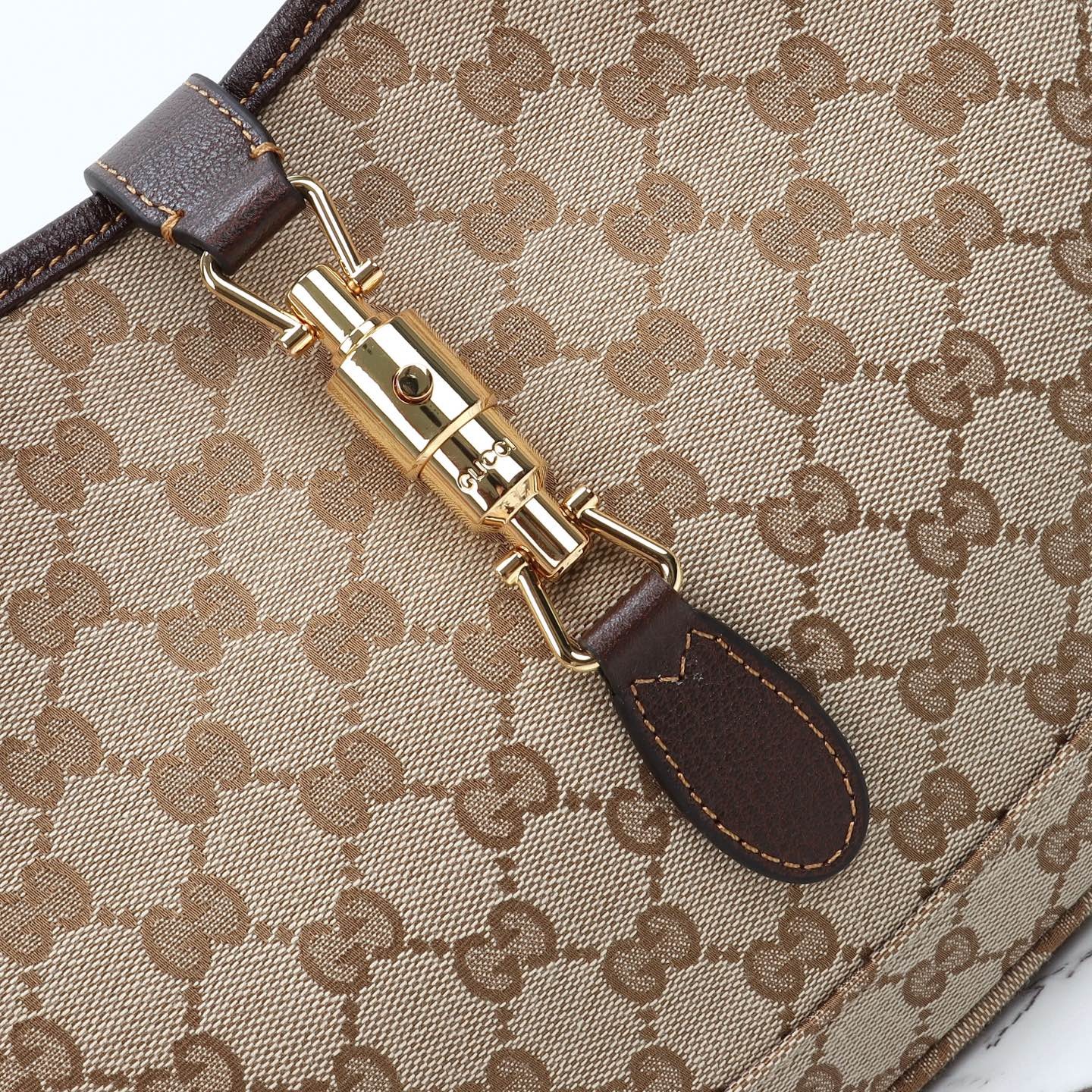 Gucci Jackie 1961 medium shoulder bag Sand and dark brown GG canvas - Bag