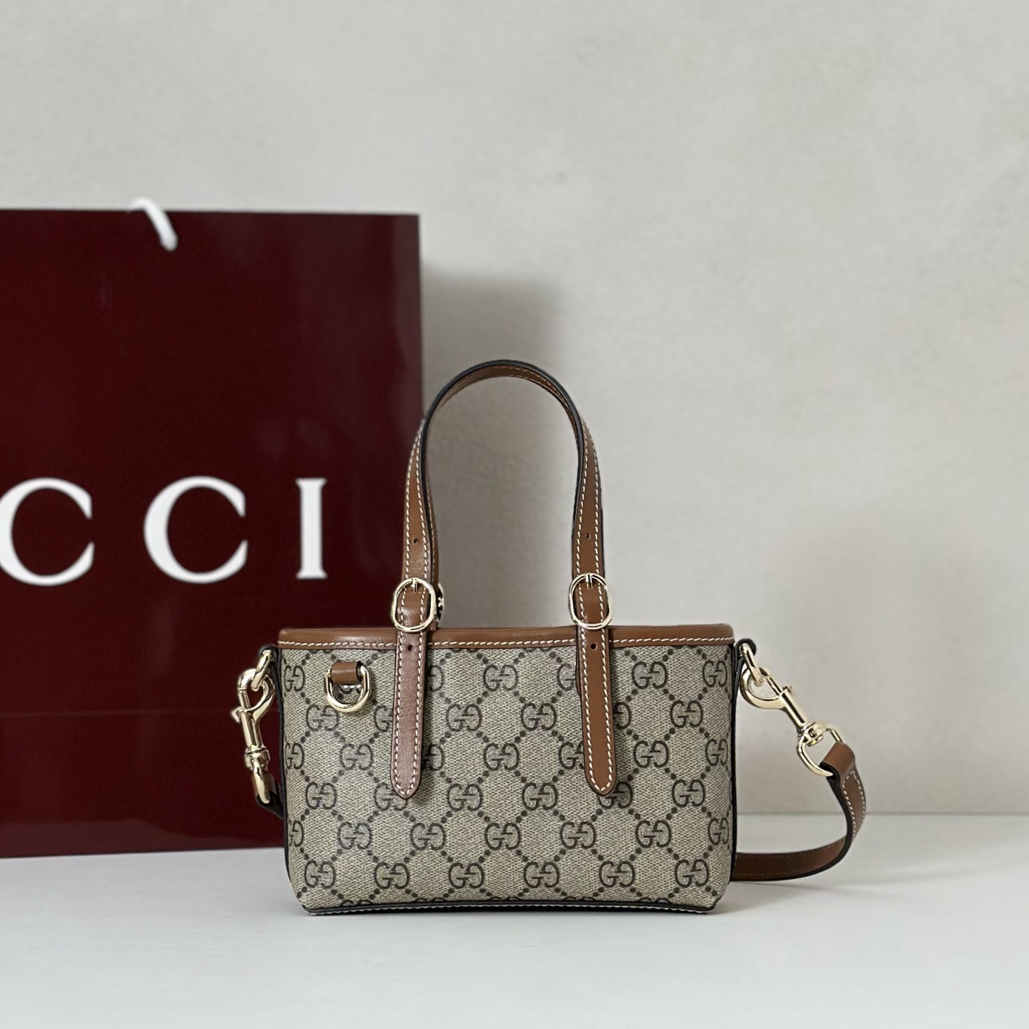 Gucci GG Emblem mini bag - Beige