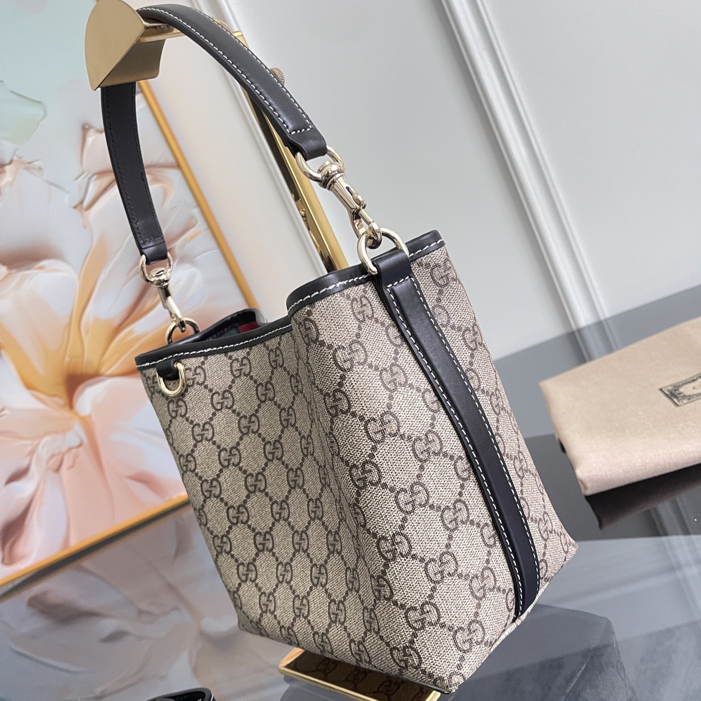 [TOP]Gucci GG Emblem Bucket Bag - Black