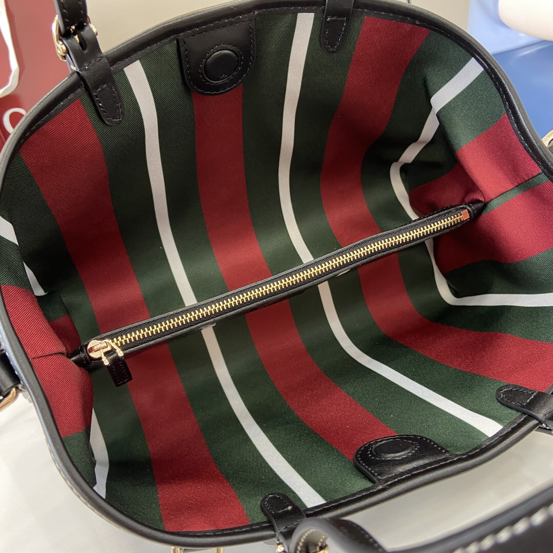 Gucci GG Emblem Medium Black tote bag