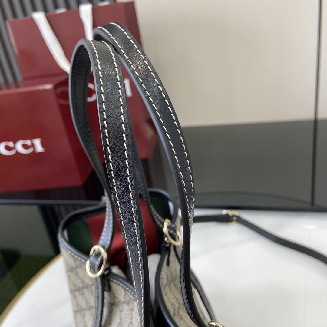 Gucci GG Emblem Medium Black tote bag