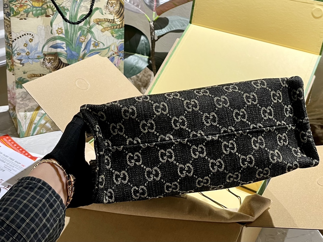 Ophidia medium tote bag