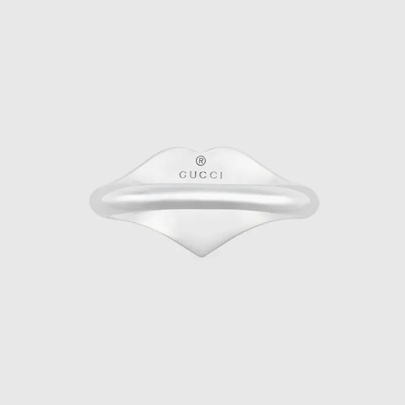 HEART RING WITH INTERLOCKING G