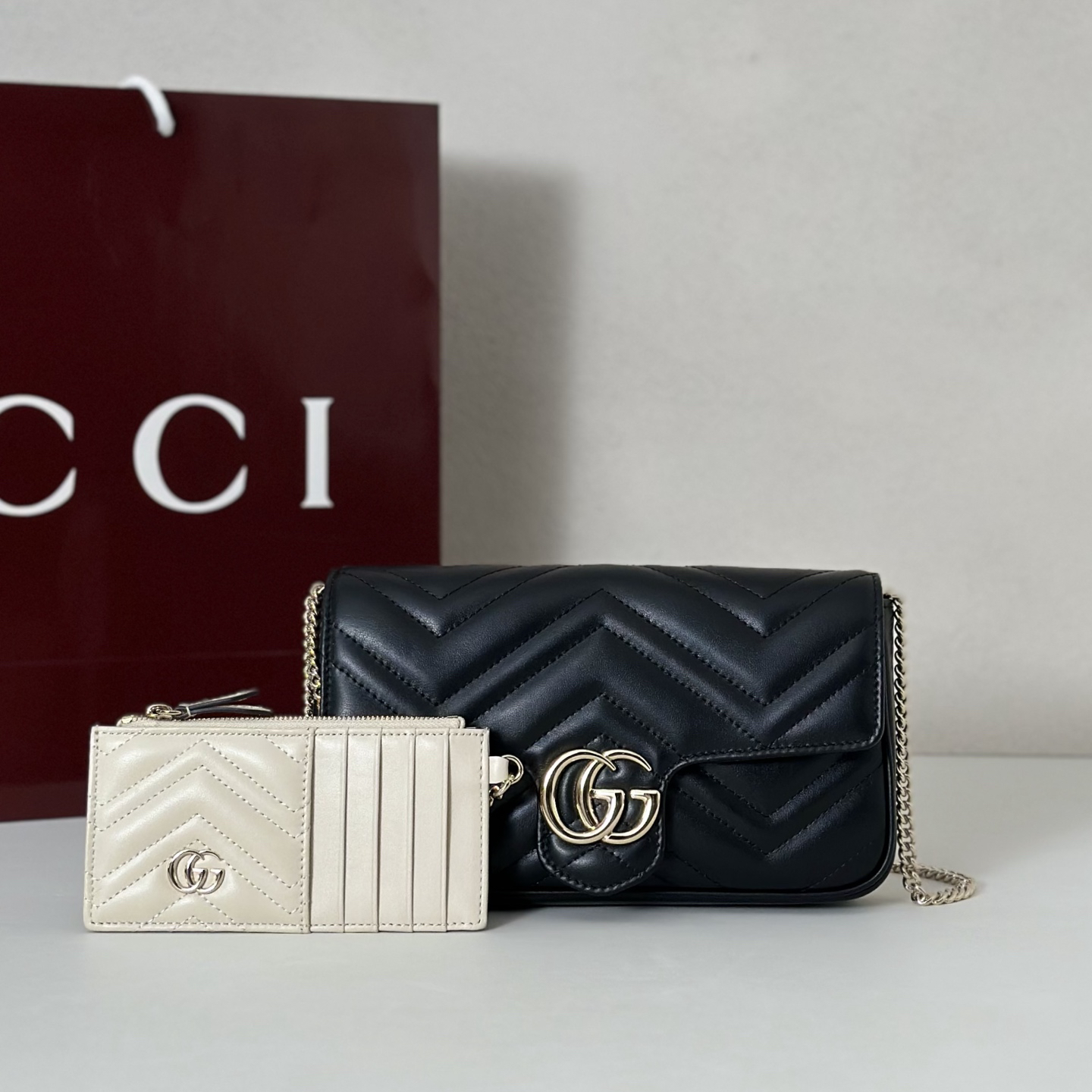 Gucci GG Marmont Black Matelassé Chevron Leather Small Shoulder Bag