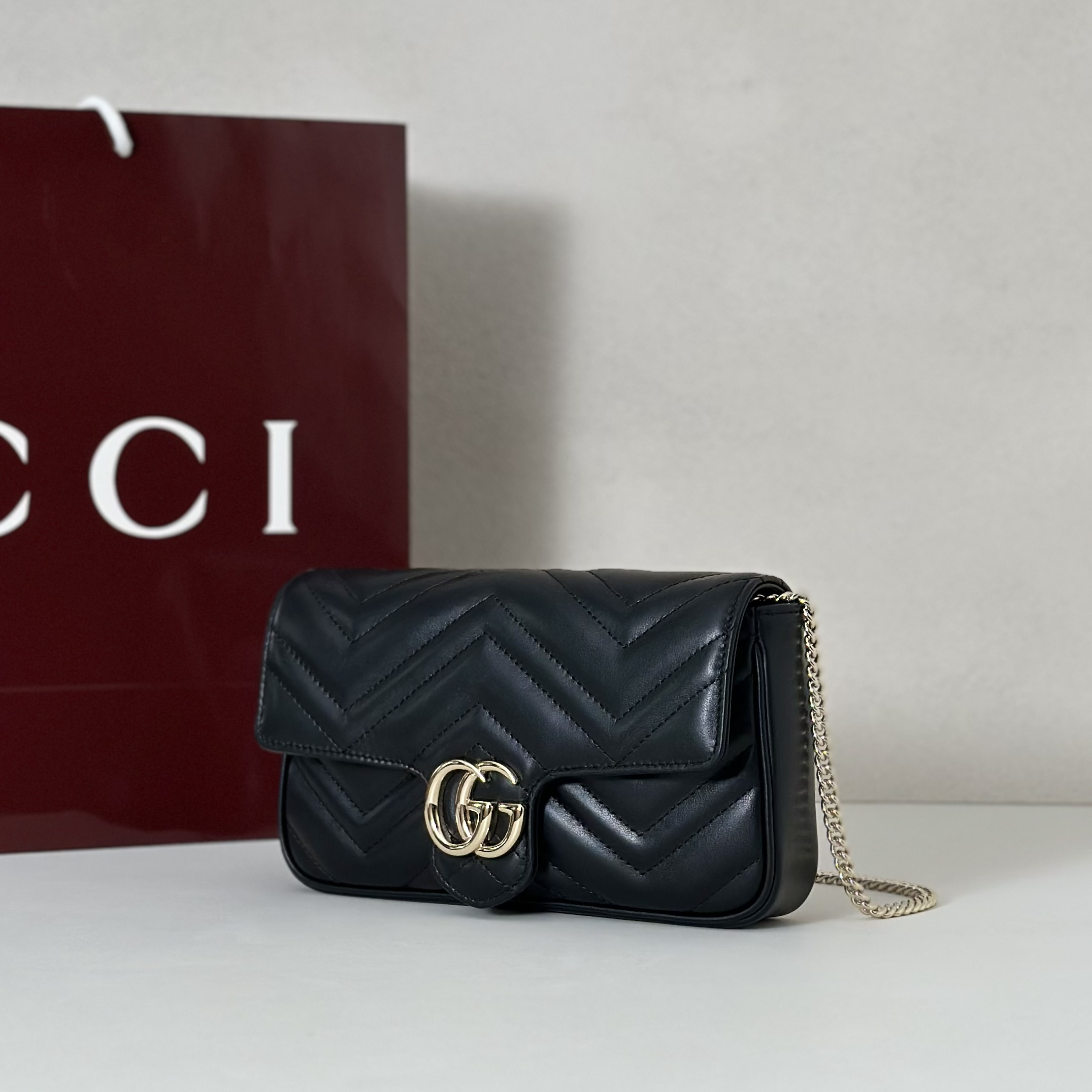 Gucci GG Marmont Black Matelassé Chevron Leather Small Shoulder Bag