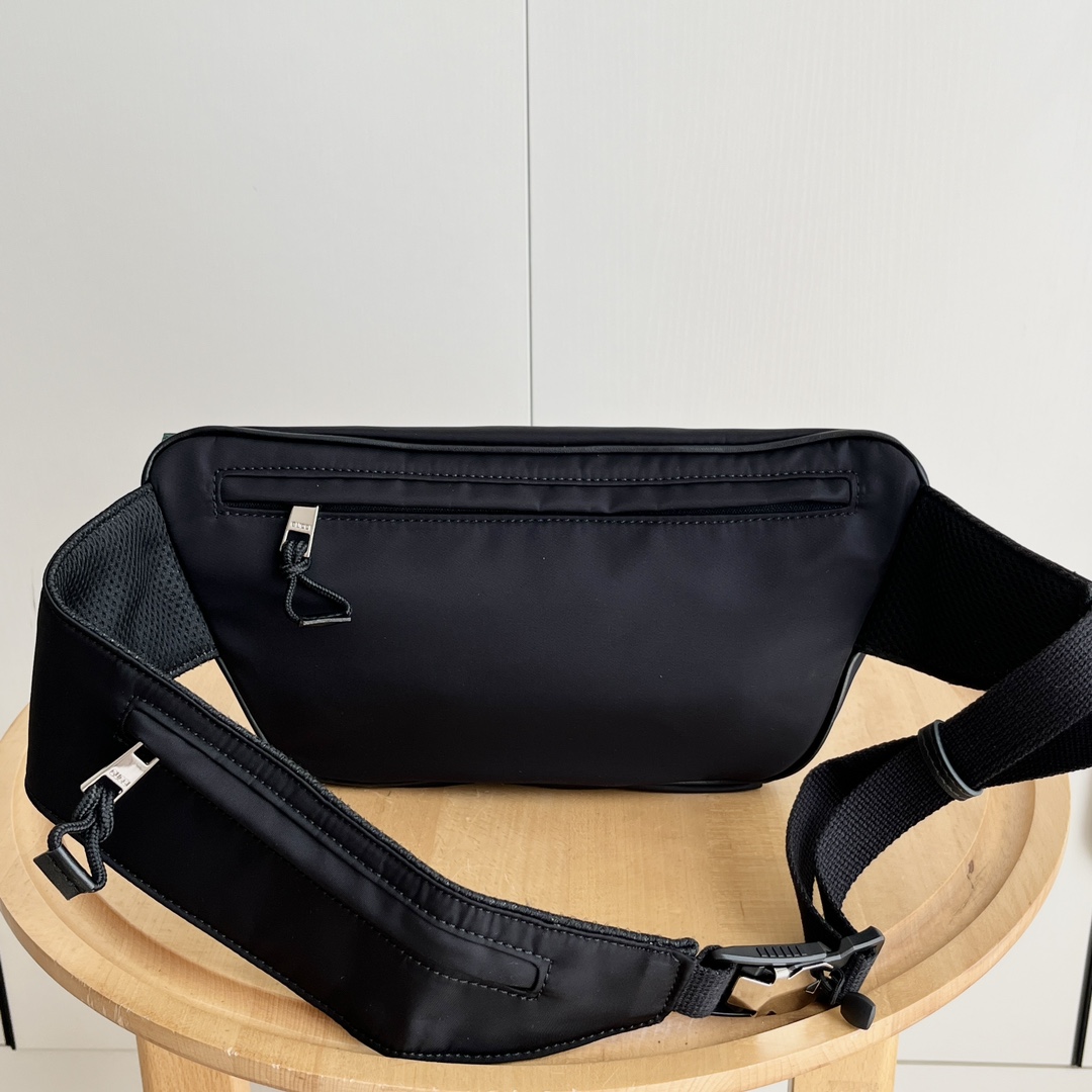 Gucci Satchel - Black Bag