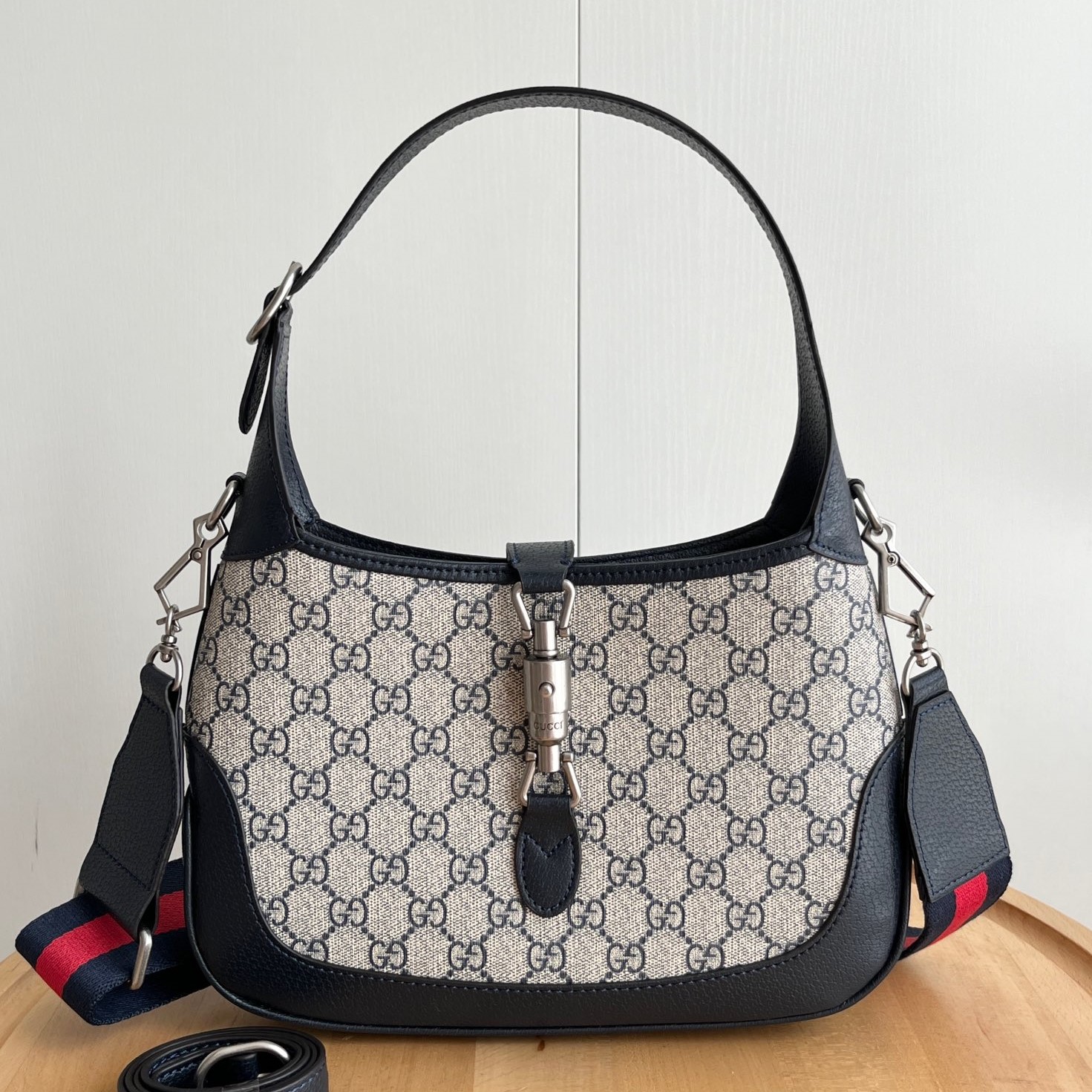 Gucci Jackie 1961 small GG shoulder bag Beige and blue GG canvas - Bag
