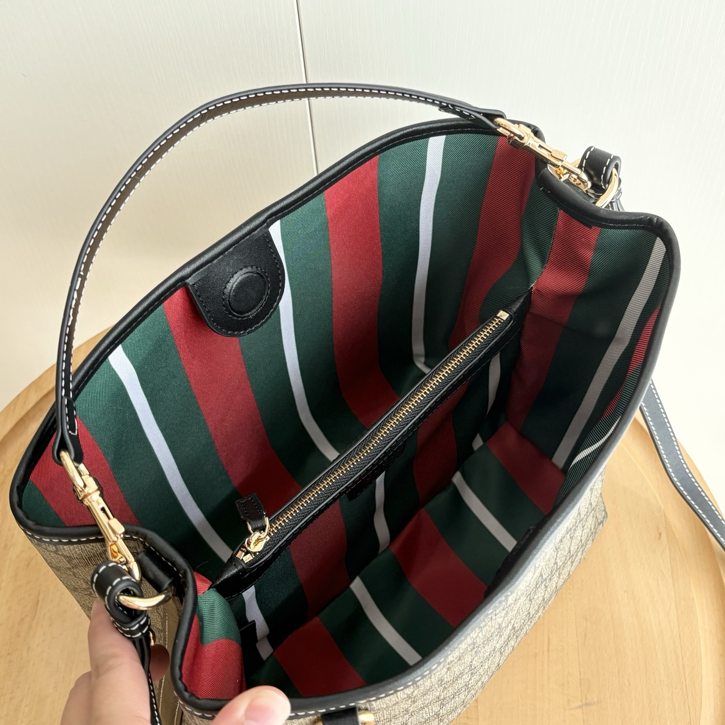 Gucci GG Emblem Bucket Bag - Black