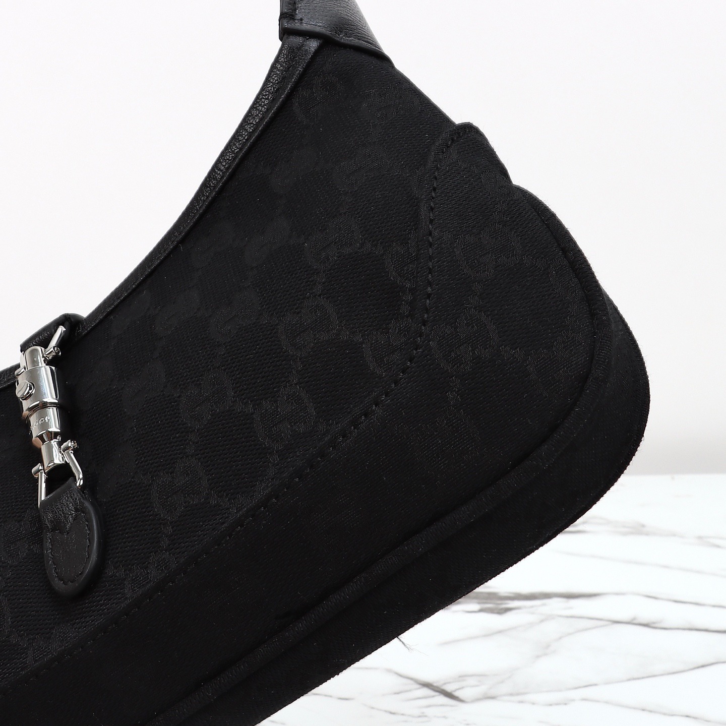 Gucci Jackie Slim small shoulder bag Black GG canvas - Bag